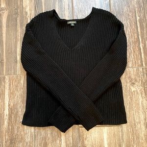 𝐶𝑢𝑡𝑒 𝑐𝑟𝑜𝑝 𝑡𝑜𝑝 𝑠𝑤𝑒𝑎𝑡𝑒𝑟!♡